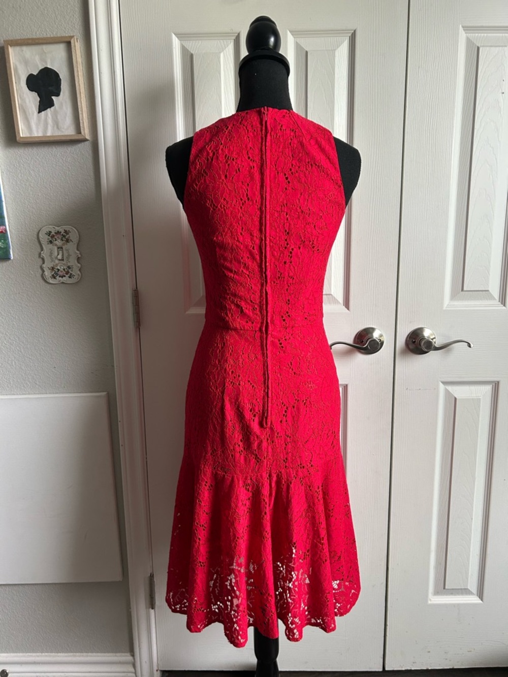 H&M Vibrant Red Sleeveless Lace Trumpet Midi Dress - Picture 7 of 9